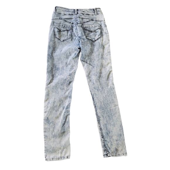 Vanilla Star | Lightweight Acid Wash High Rise Jeans - Picture 3 of 8